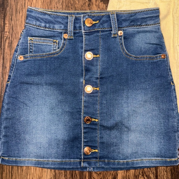 Cat & Jack Corduroy/Denim Skirt Bundle Girls Size 6/6X - Picture 2 of 8